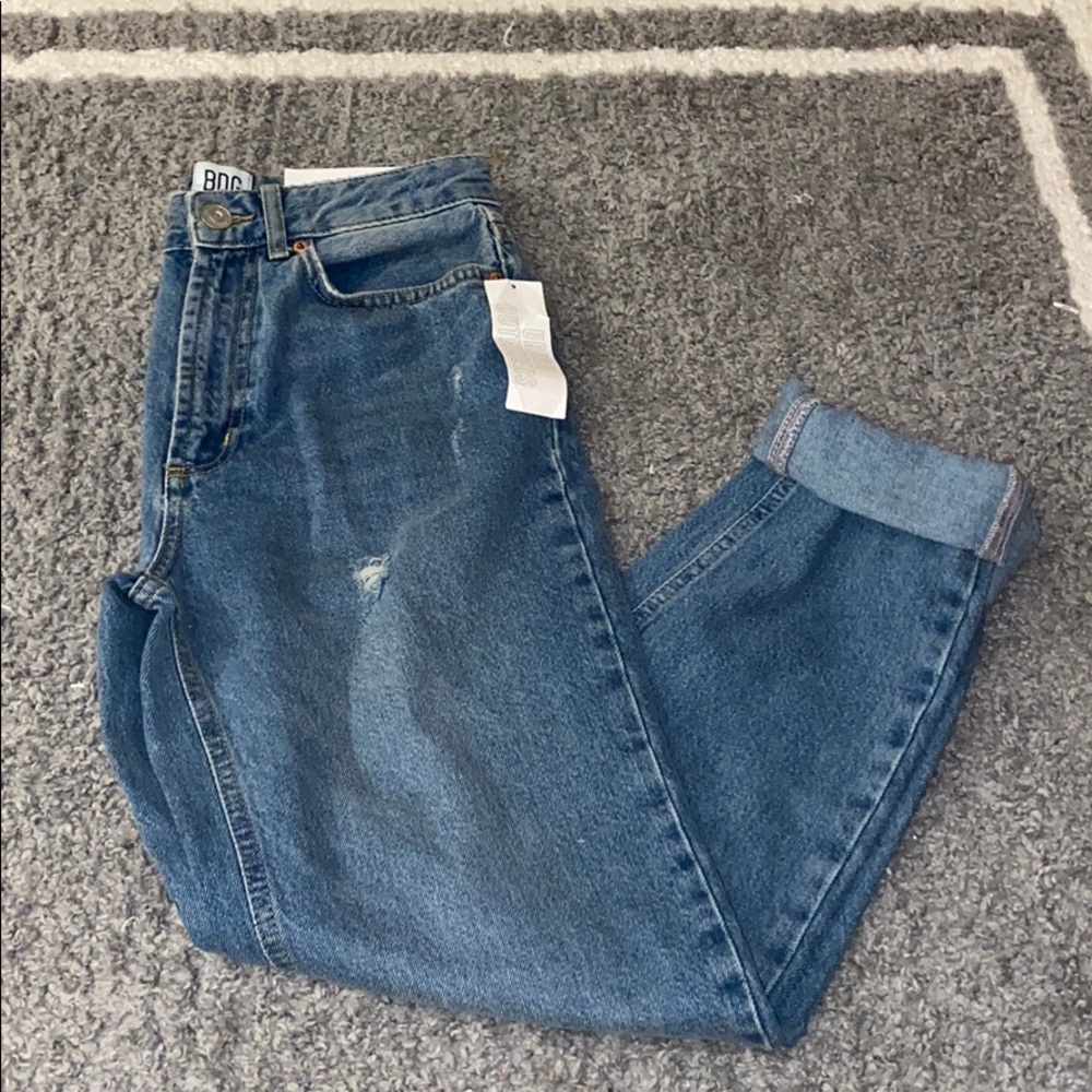 BDG Urban Outfitter Mom High-Rise Jeans